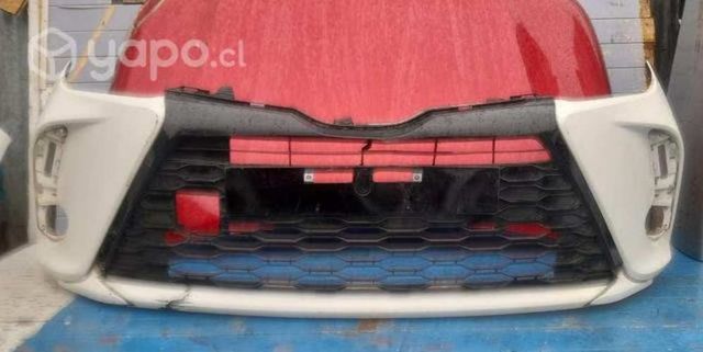 Mascarilla central toyota yaris 2023