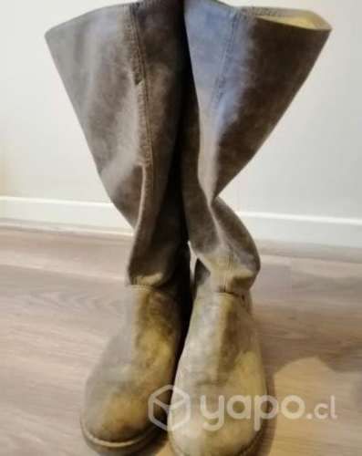 Botas de cuero color taupe