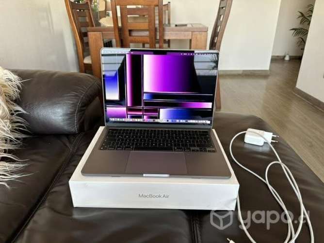 Macbook Air M2 256 GB SSD/8GB RAM