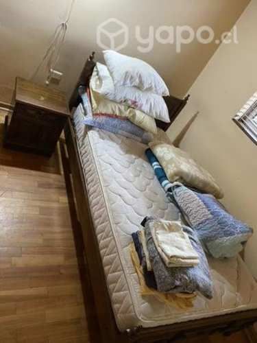 Cama 1.5 plazas + velador y cosas de cama