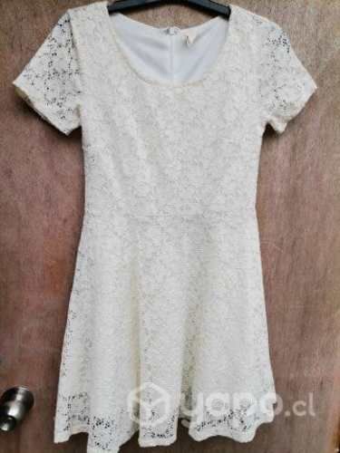 Vestido corto con mangas