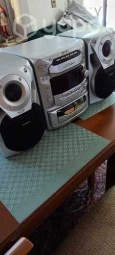Equipo Panasonic. 2 parlantes usado buen estado