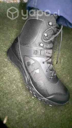 Botin UNDER ARMOUR