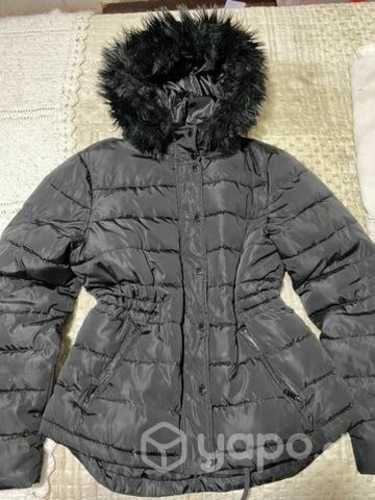 Chaqueta con gorro peludo