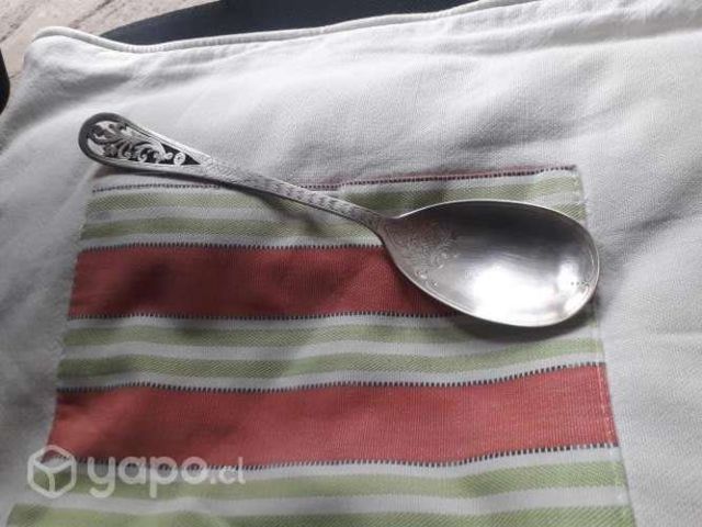 Cucharon de plaque j.b epns con bello tallado