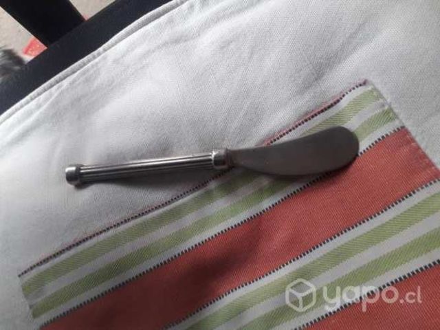Antiguo cuchillo mantequillero