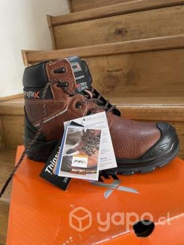 Zapato de seguridad.