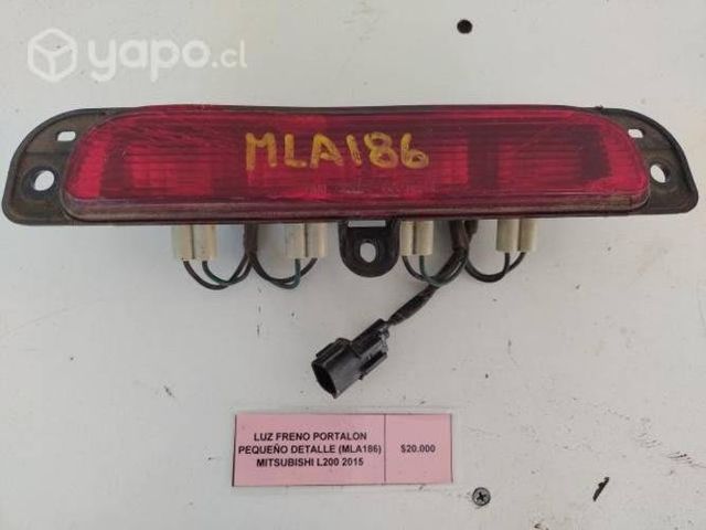 Luz Freno Portalon Detalle Mitsubishi L200 2015