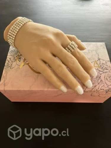 Mano de práctica manicure red iguana original