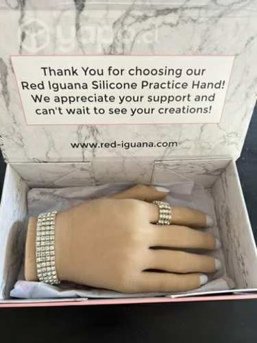 Mano de práctica manicure red iguana original