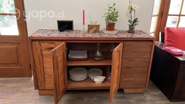 Mueble tipo buffet en roble