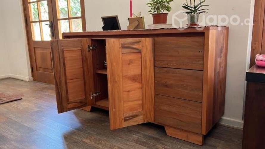Mueble tipo buffet en roble