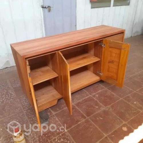 Mueble tipo buffet en roble