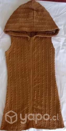 Chaleco sin mangas largo con gorro