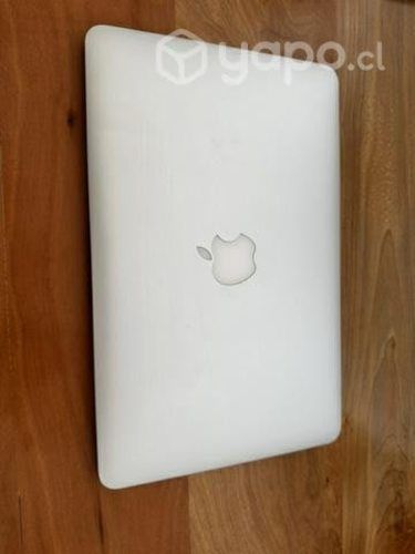 MacBook Air 11.6 Intel core i5 4gb ram 128 gb