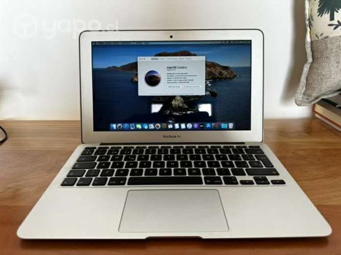 MacBook Air 11.6 Intel core i5 4gb ram 128 gb