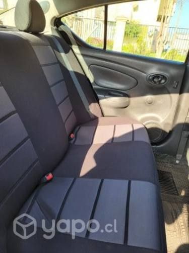 Taxi Básico Nissan Versa año 2012