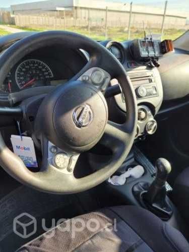 Taxi Básico Nissan Versa año 2012