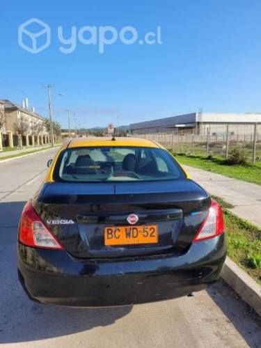 Taxi Básico Nissan Versa año 2012