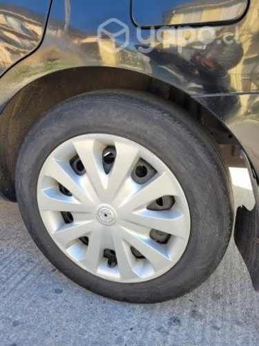 Taxi Básico Nissan Versa año 2012