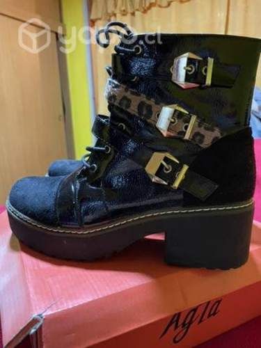 Botines negro animal print