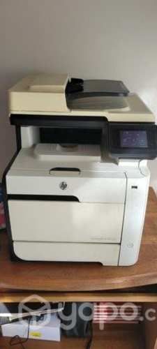 Impresora multifuncional HP Laser Jet Pro Usada
