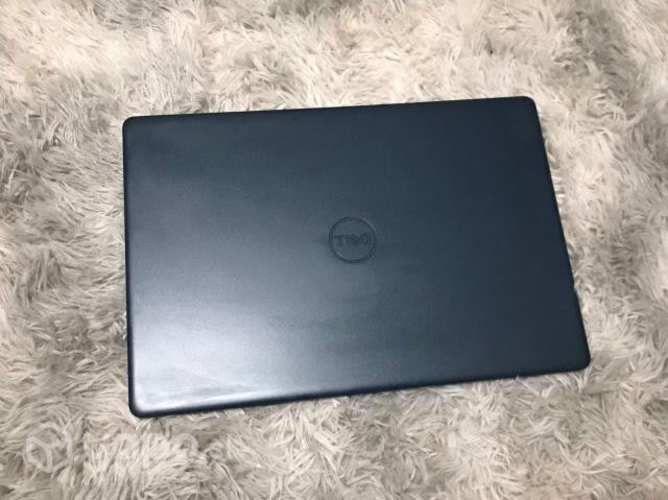 Notebook Dell Inspiron Ryzen 7 1 año de uso