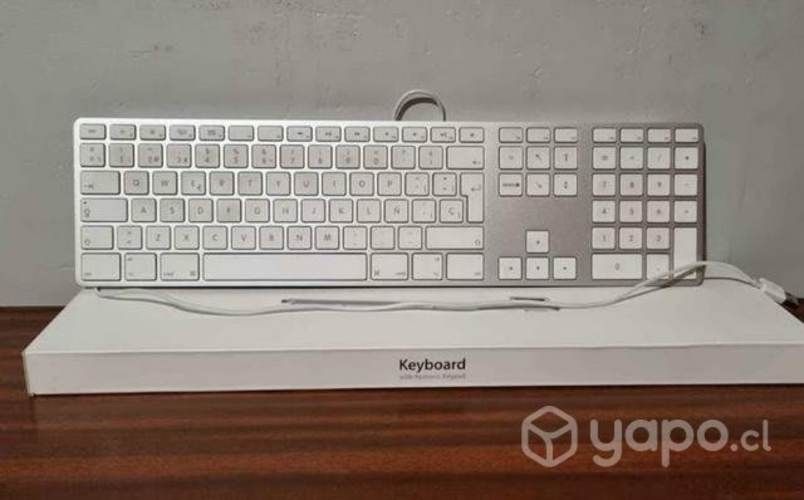 Macbook air, teclado y mouse