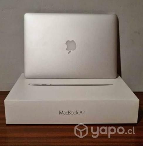 Macbook air, teclado y mouse