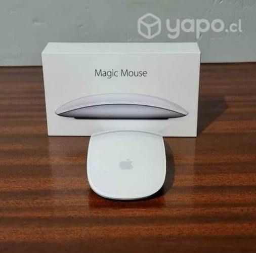 Macbook air, teclado y mouse