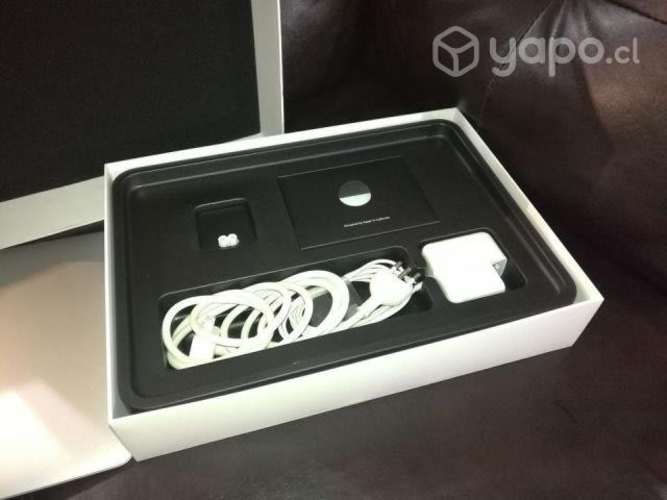 Macbook Air A1466. 2017, En Caja. PRENDE