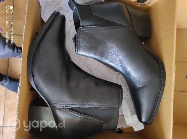 Botín mujer nuevo cuero número 38