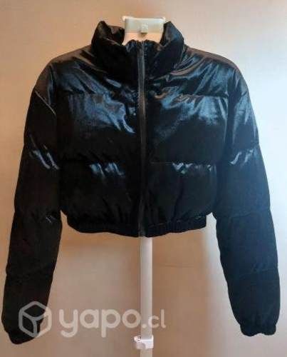 Puffer jacket terciopelada negra