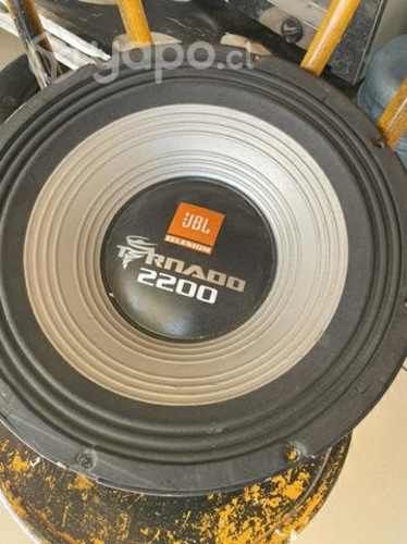 Jbl tornado 2200