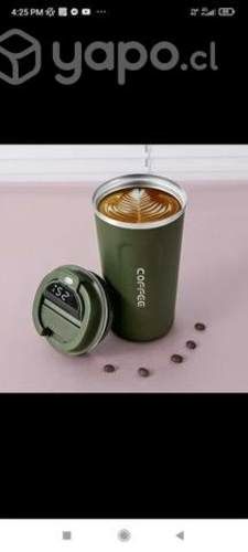 Taza mung de café con pantalla inteligente