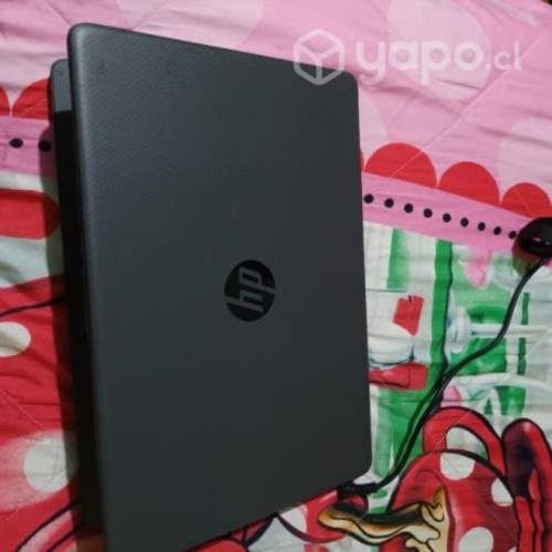Computador HP+su cargador