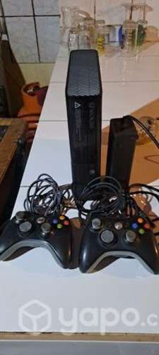 Xbox 360 + Dos Controles + Kinect