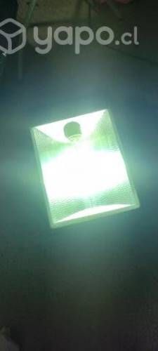 Foco de 400w haluro metal.. se remata x no uso