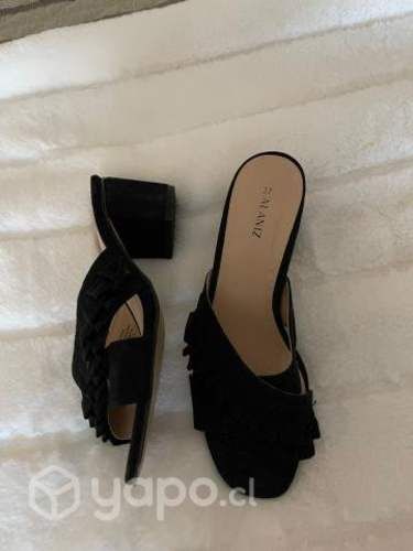 Sandalia gamuza negro