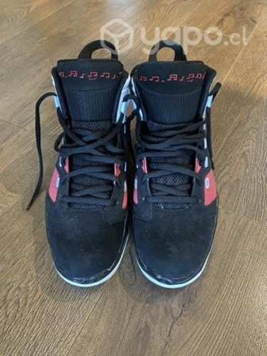 Zapatillas de basquetbol o voleybol