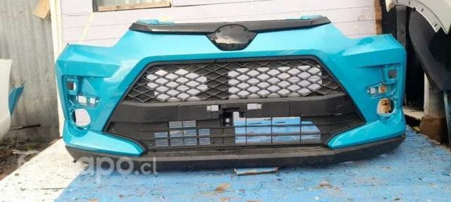 Paragolpe completo toyota raize 2022