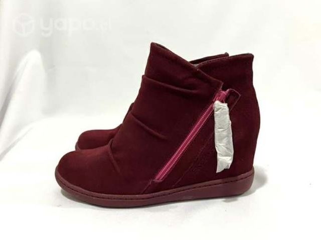 Botín Cuero Taco Chino Escondido Skechers 35.5