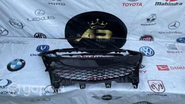 Rejilla parachoque Mazda Mazda 5 10-15