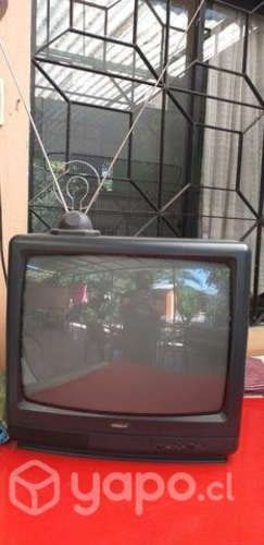 Televisor con antena mide 50 ancho, alto 45,