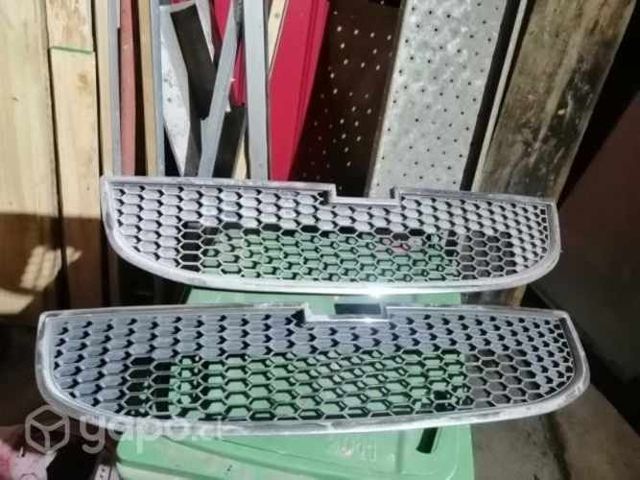 Máscara inferior Chevrolet Orlando