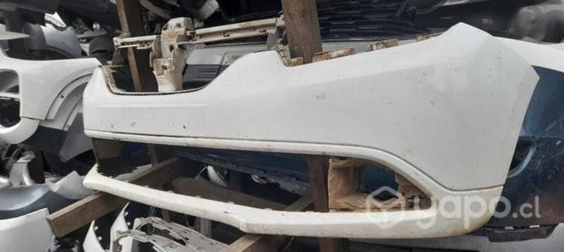 Simbol 2010 a 2015 paragolpe impecable