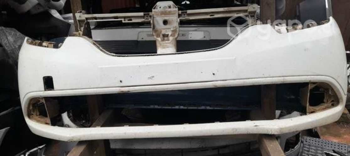 Simbol 2010 a 2015 paragolpe impecable