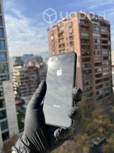 IPhone 8 negro 64GB, usado sin caja.