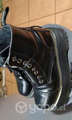 Botines y zapatillas en excelente estado