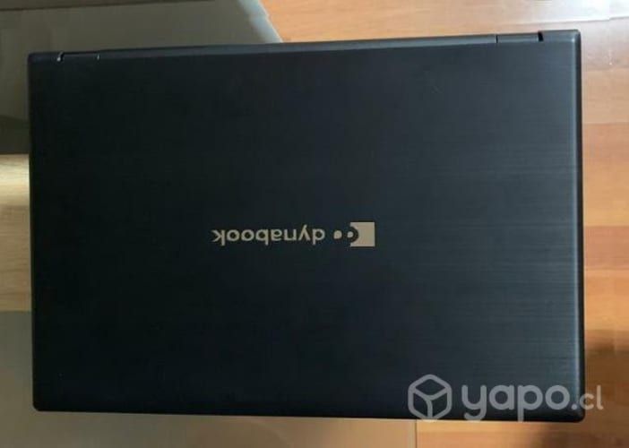 Notebook sin uso en caja